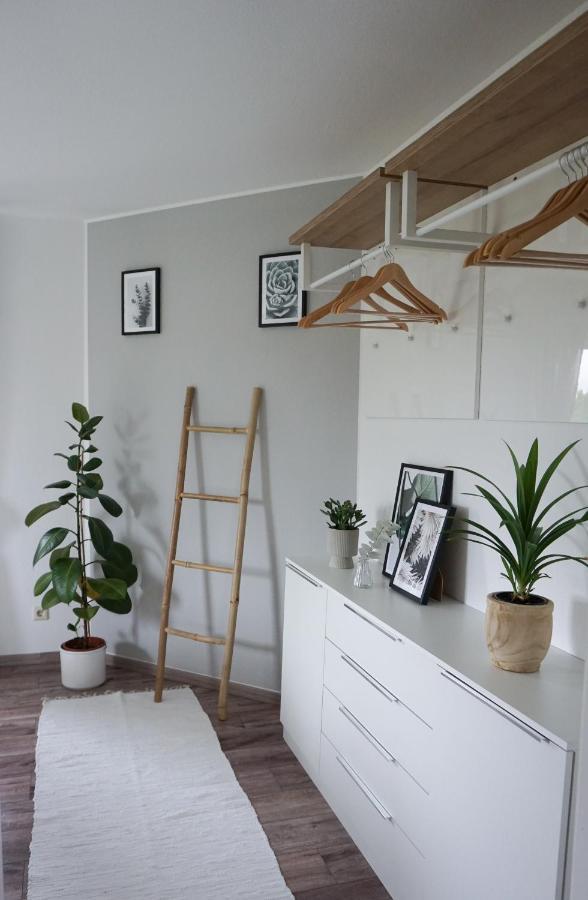 Schoene Wohnung Mit Terrasse & Blick Ins Gruene Dormettingen Buitenkant foto